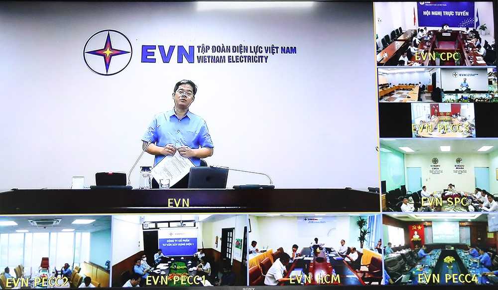 Phó Tổng giám đốc EVN Nguyễn Tài Anh phát biểu tại hội nghị.