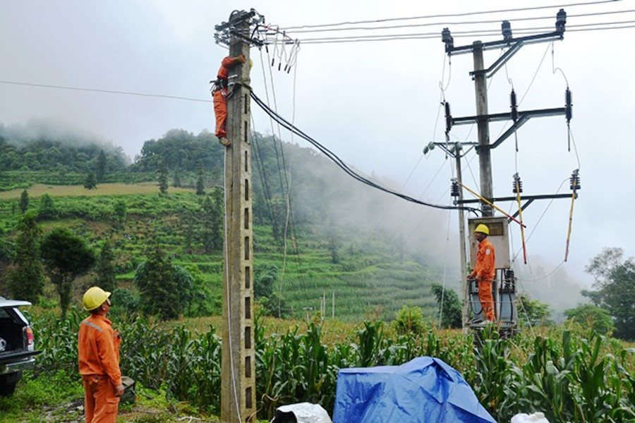 Ngành điện luôn nỗ lực để các thôn bản vùng cao của tỉnh Lào Cai không còn thiếu điện.