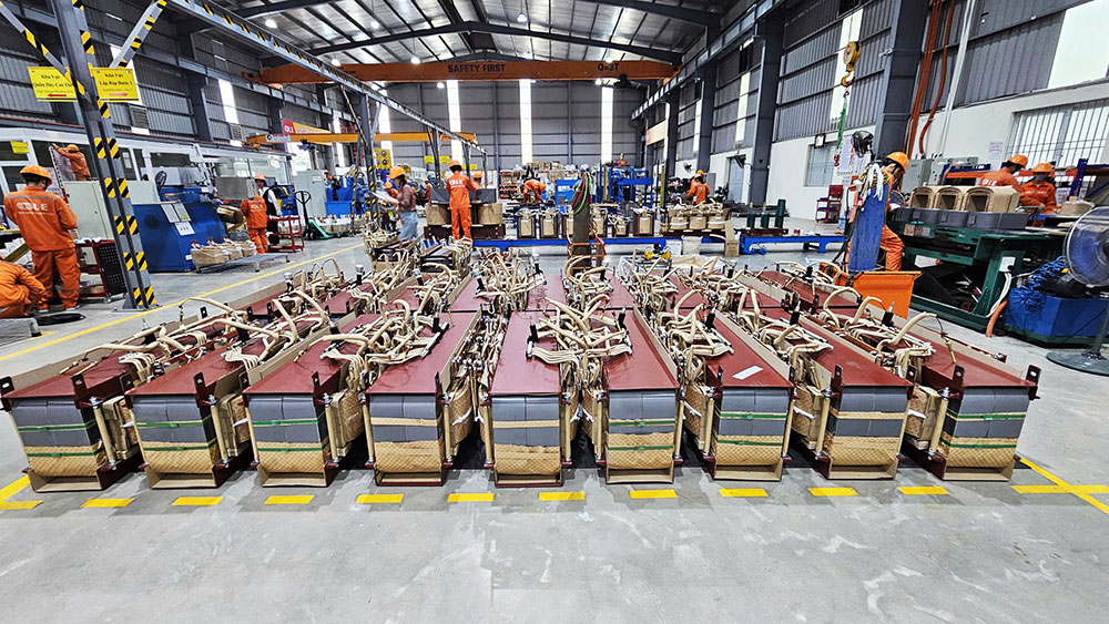 Dây chuyền sản xuất máy biến áp LE tại nhà máy với quy trình kỹ thuật nghiêm ngặt