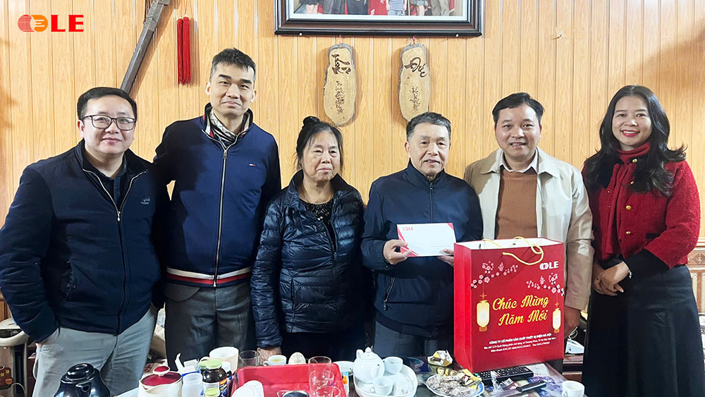 Máy Biến Áp LE tặng quà Tết gia đình cán bộ nhân viên